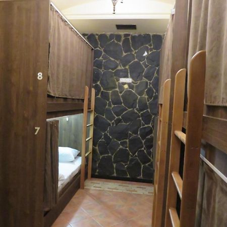 Hostel Jan In The Very Center Yerevan Bagian luar foto