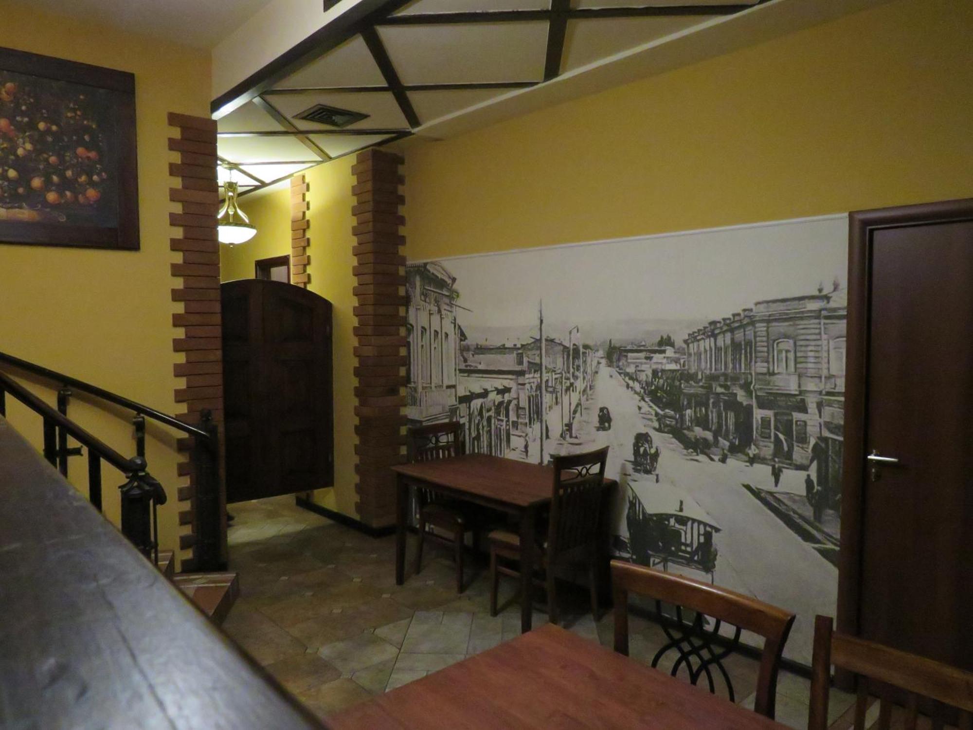 Hostel Jan In The Very Center Yerevan Bagian luar foto