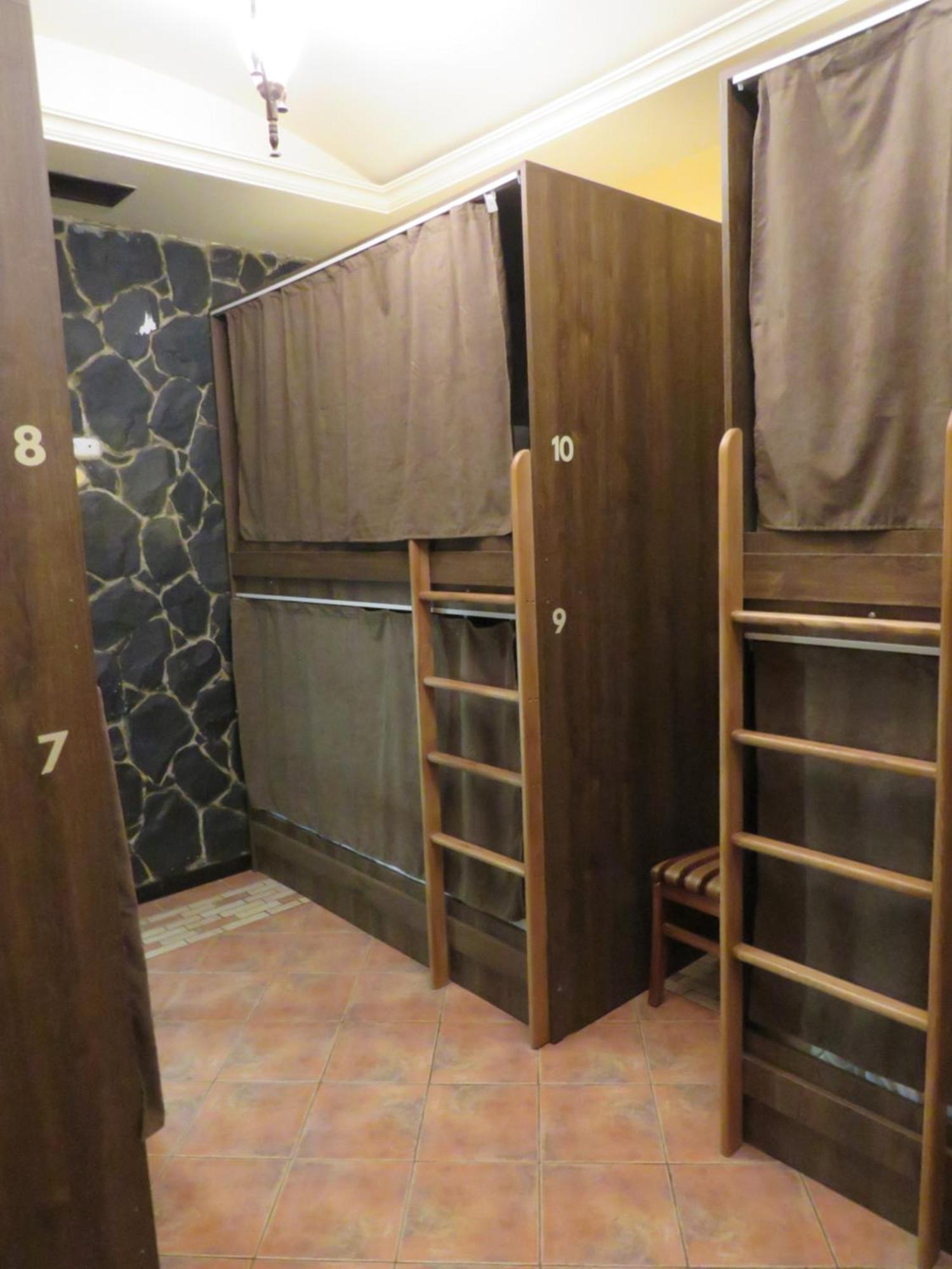 Hostel Jan In The Very Center Yerevan Bagian luar foto