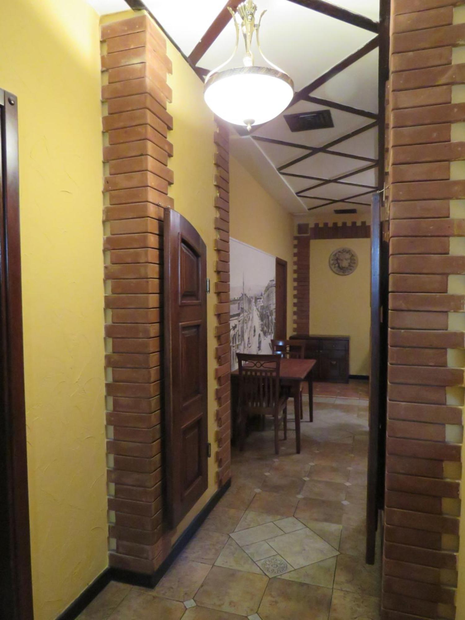 Hostel Jan In The Very Center Yerevan Bagian luar foto