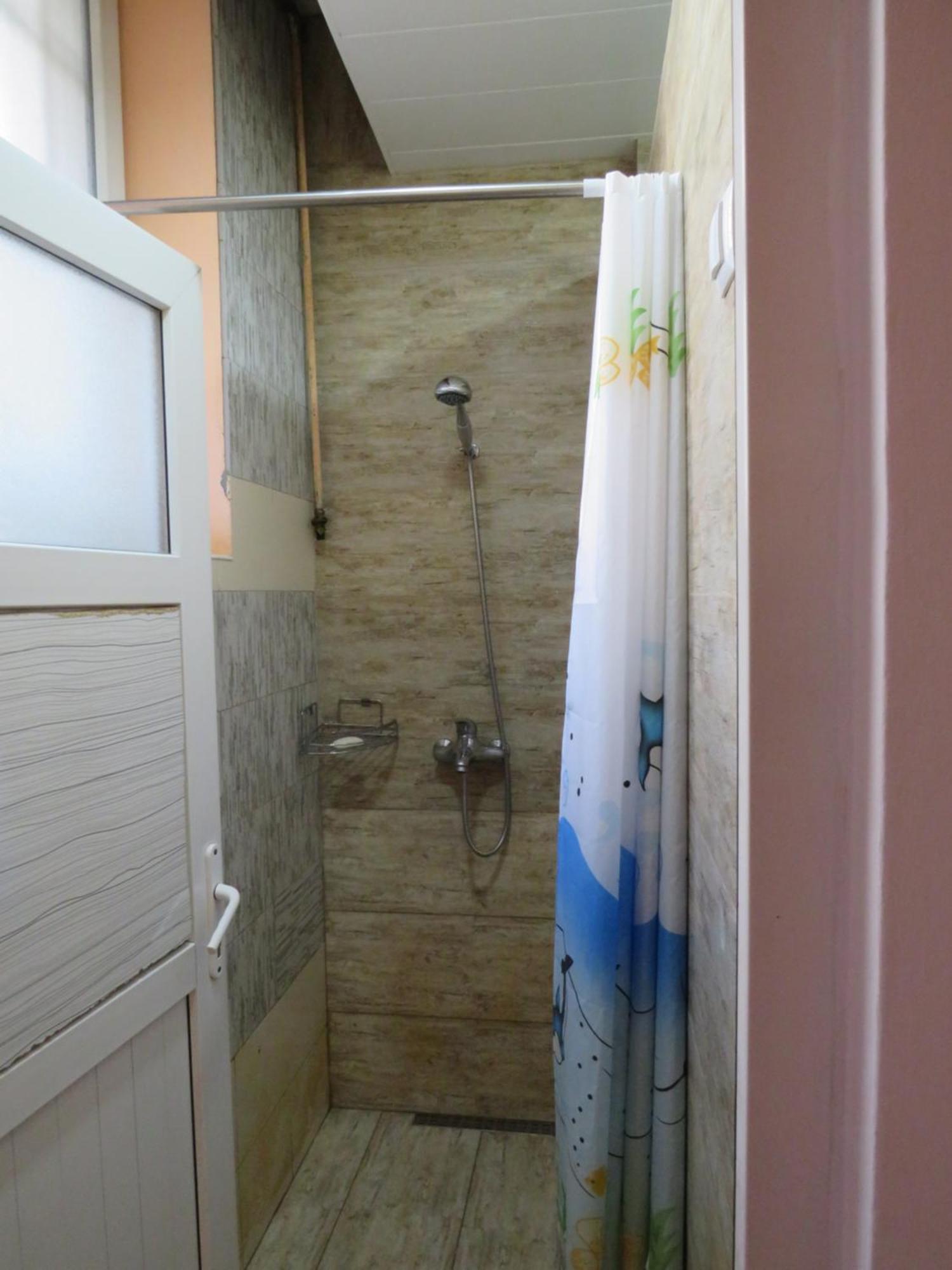 Hostel Jan In The Very Center Yerevan Bagian luar foto